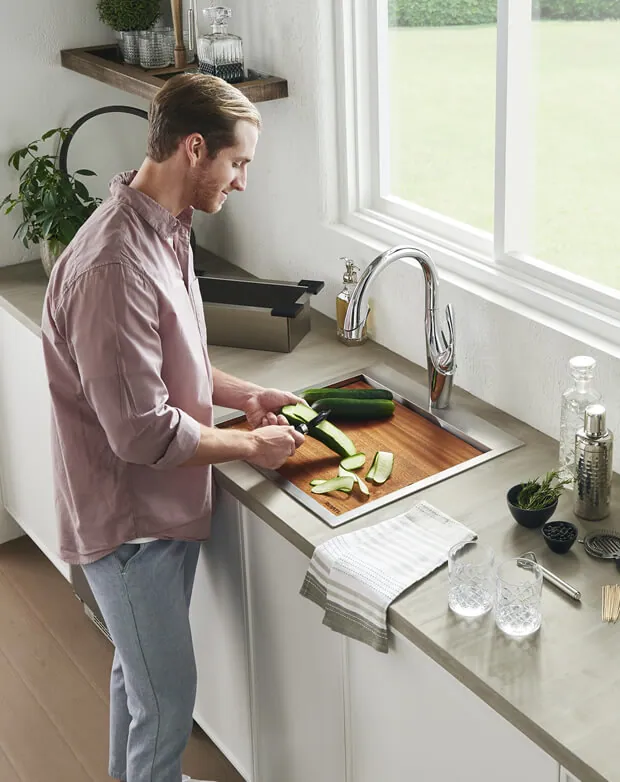 Bar and workstation sinks