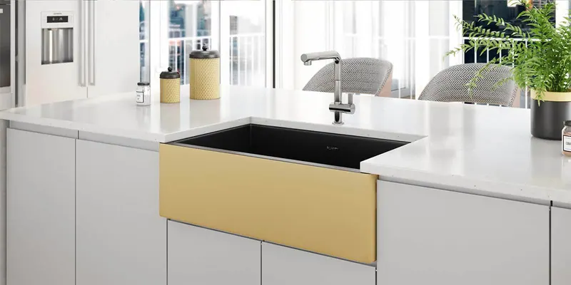 Matte-Black-and-Brushed-Gold-Fireclay-Modern-Farmhouse