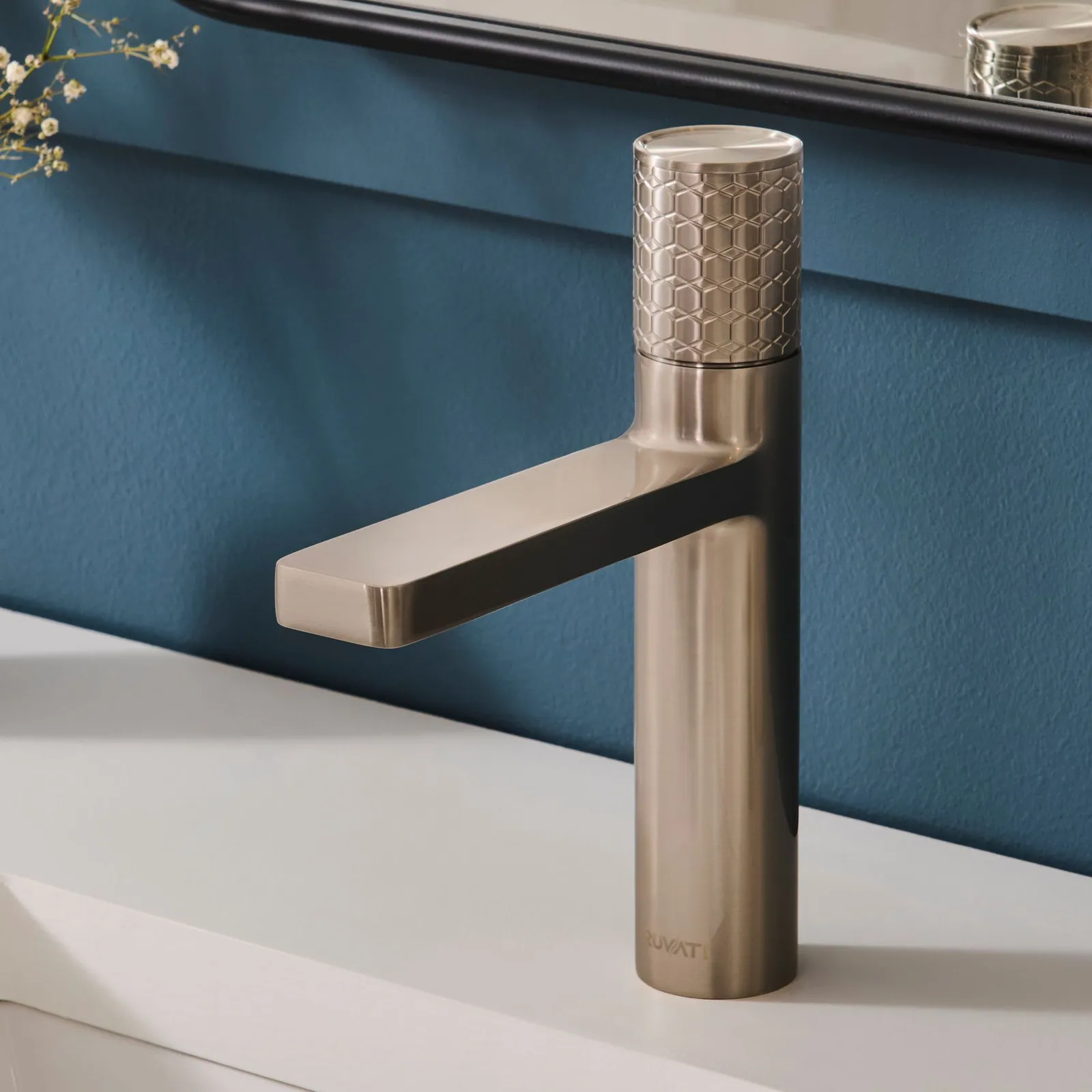 Ruvati Emilio Single Hole Diamond Pattern Bathroom Faucet in Stainless Steel Brushed Nickel