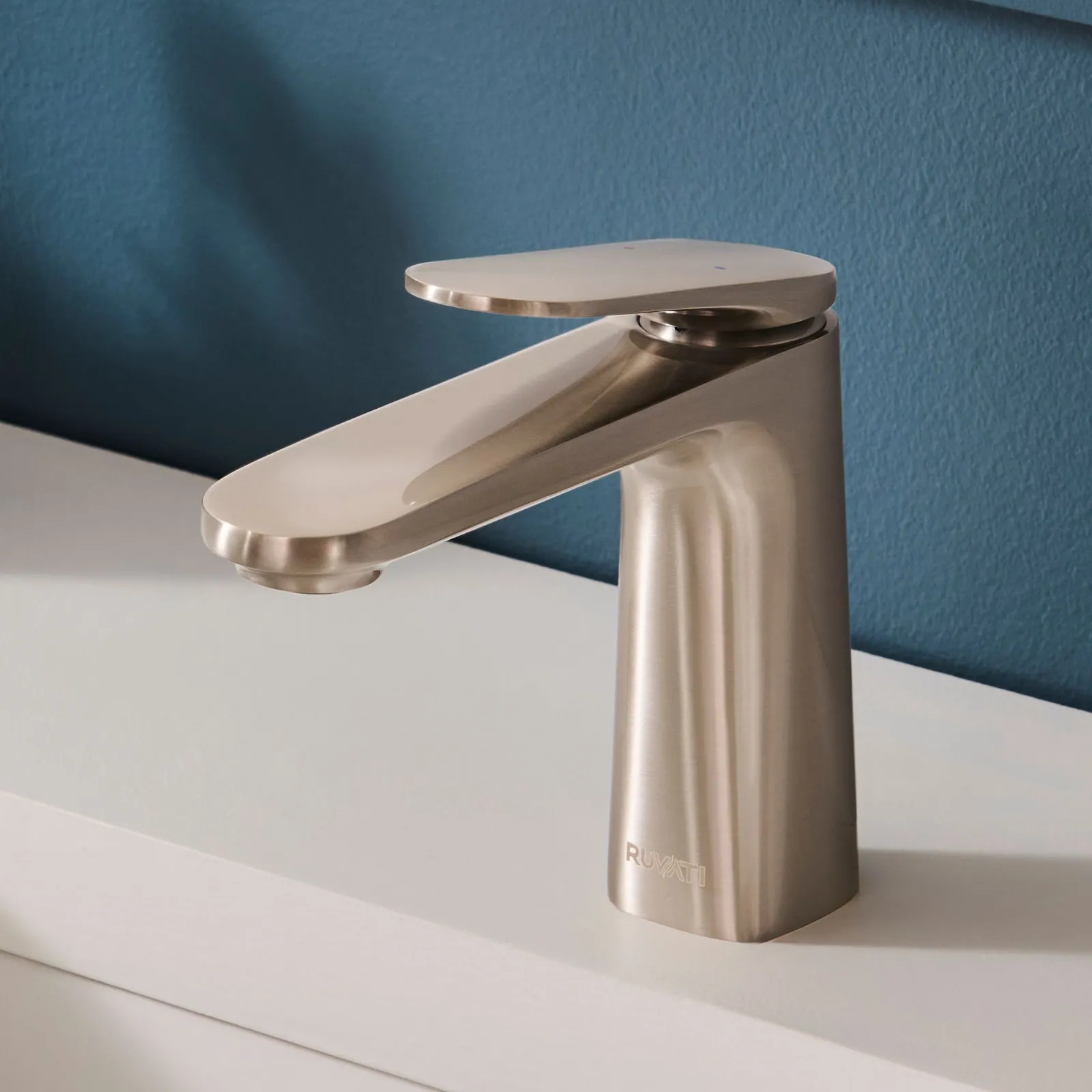 Ruvati Este Single Handle Modern Bathroom Vanity Faucet in Stainless Steel Brushed Nickel