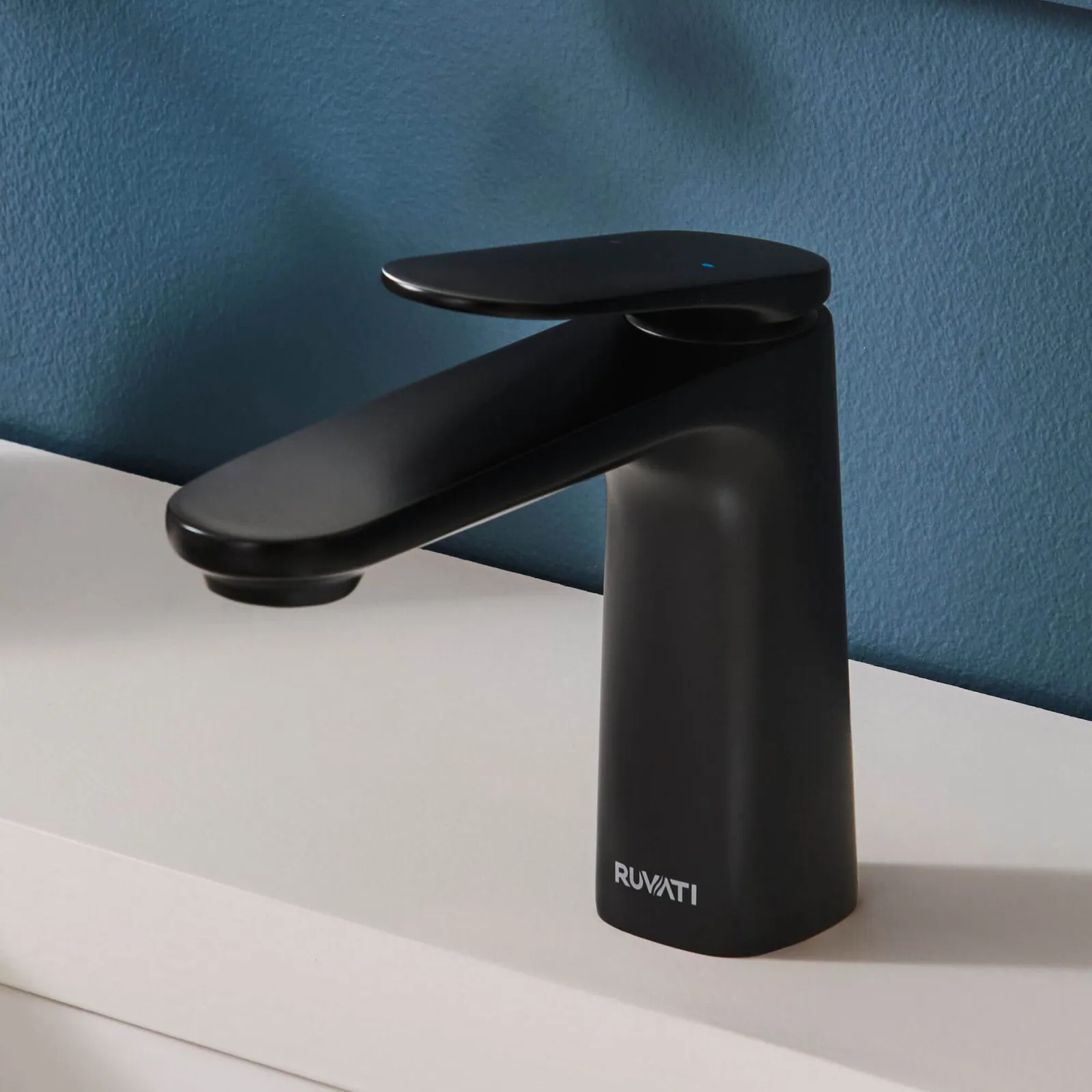 Ruvati Este Single Hole Modern Transitional Bathroom Vanity Faucet in Matte Black