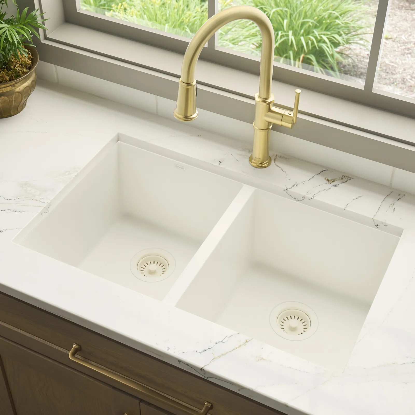 Ruvati 32 x 19 inch Granite Composite Quartz Undermount Double Bowl Kitchen Sink – Arctic White Matte