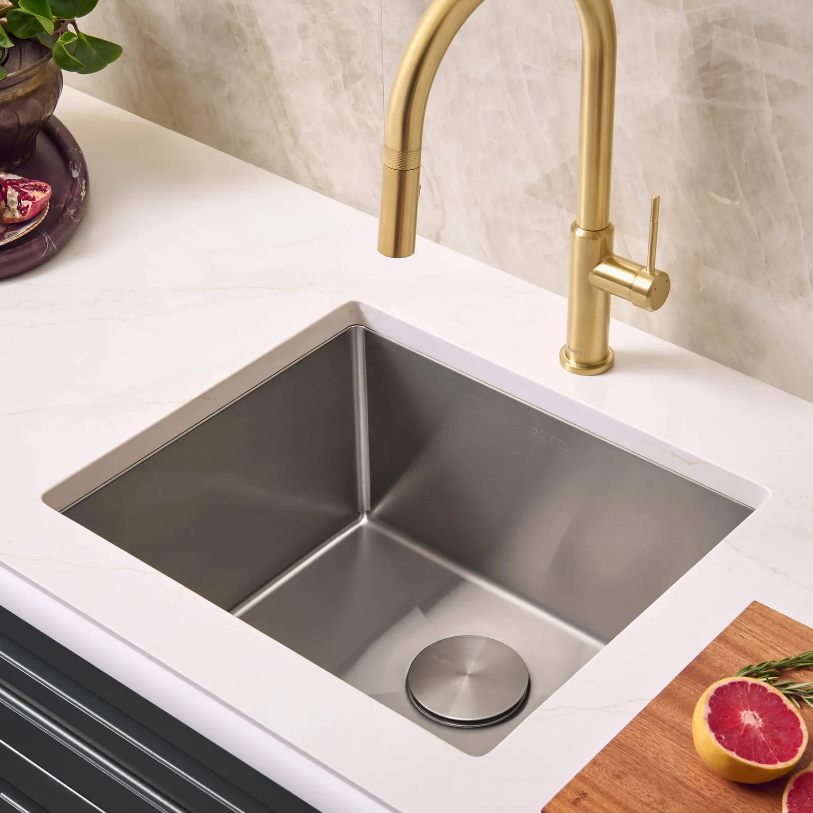 Ruvati 21-inch Undermount Stainless Steel Bar Prep Kitchen Sink 16 Gauge Rounded Corners Single Bowl
