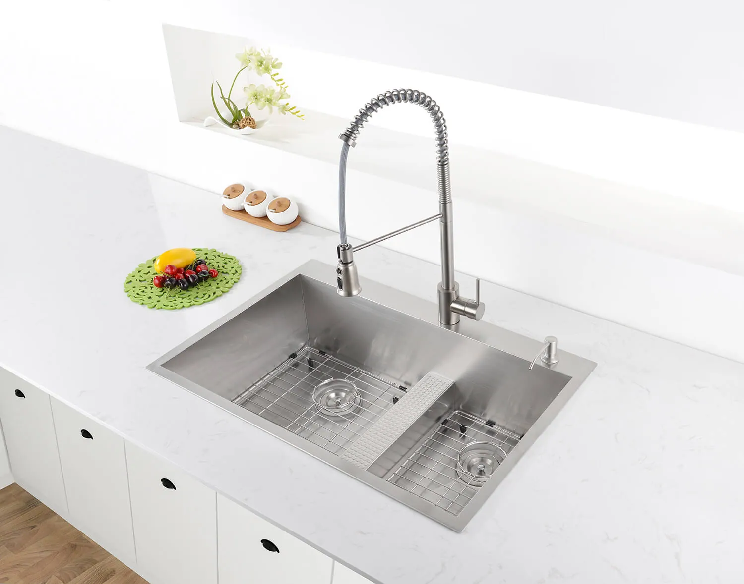 Ruvati 33-inch Drop-in Low Platform-Divide Zero Radius 60/40 Double Bowl 16 Gauge Topmount Kitchen Sink